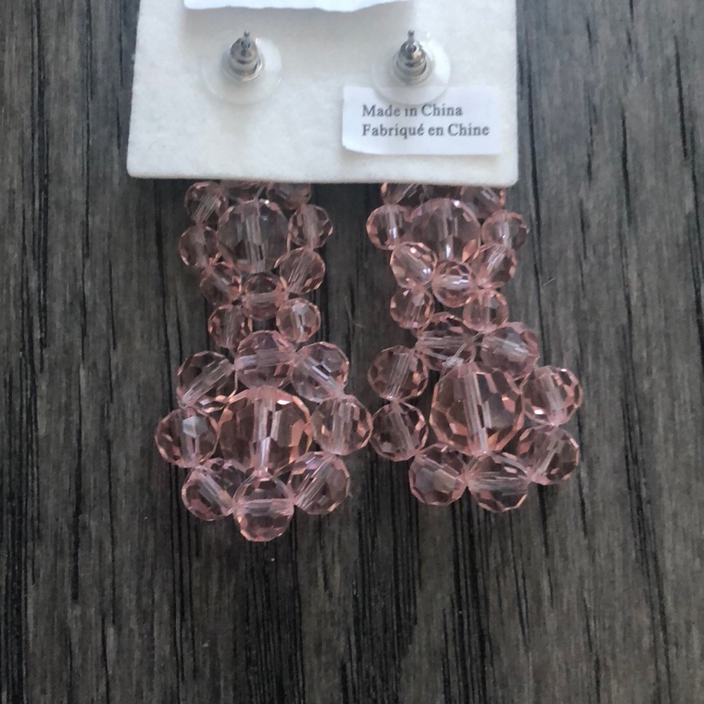 Free People blush  Beaded woman’s Earrings - Picture 5 of 8